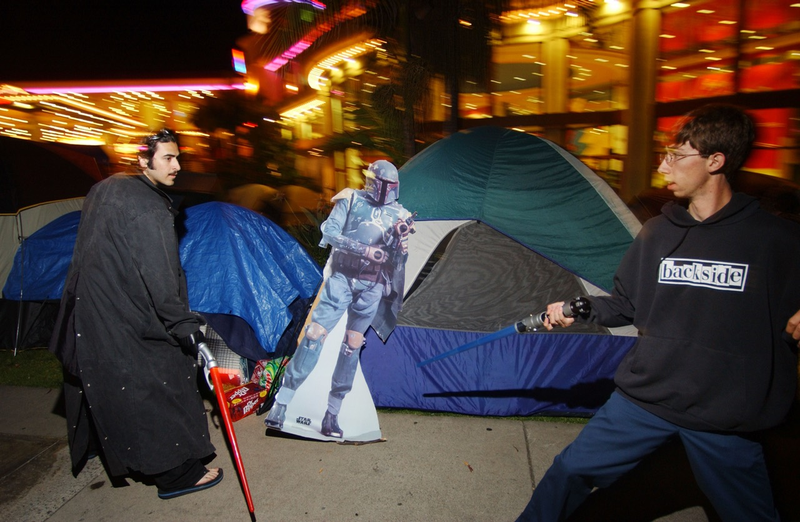 Illustration for article titled A Brief Visual History of People Waiting in Line for Star Wars